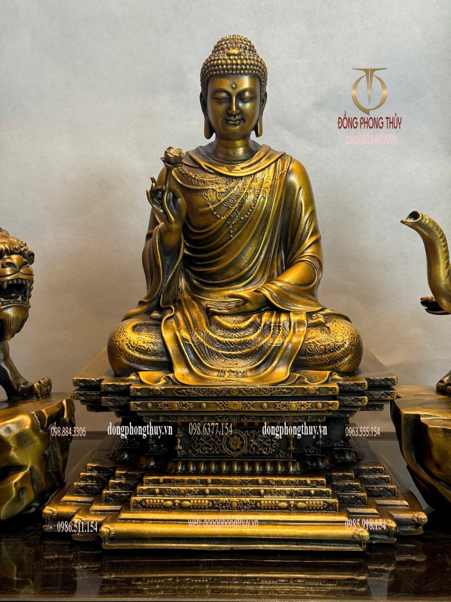 Hoa nghiêm tam thánh bằng đồng
