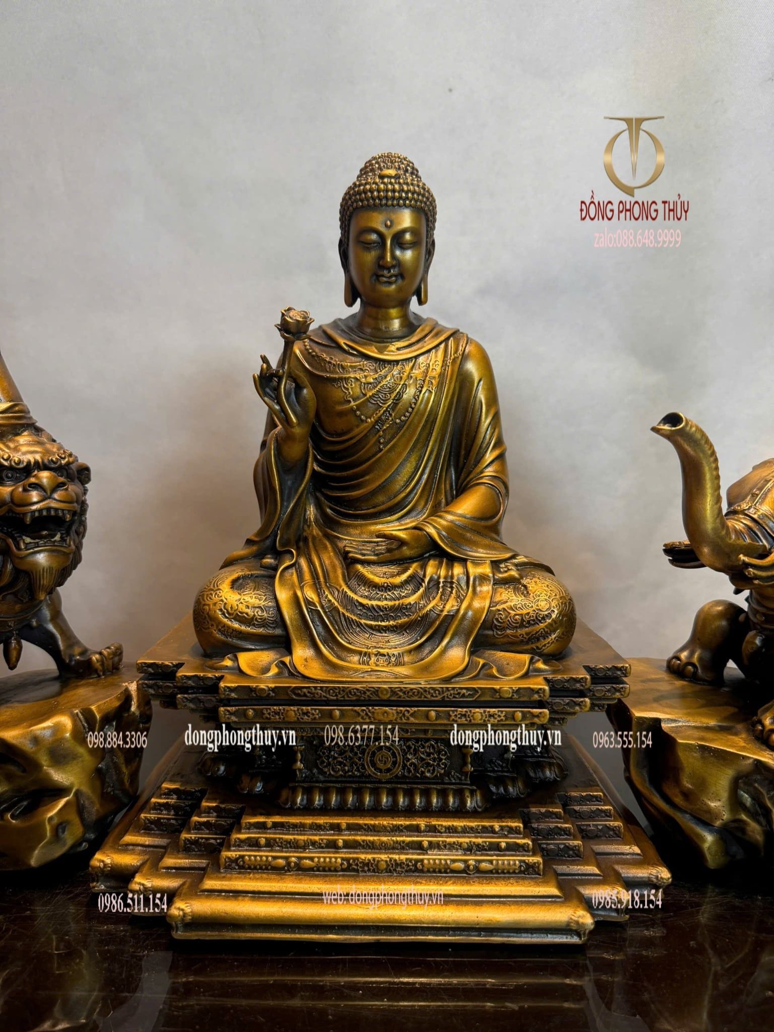 Hoa nghiêm tam thánh bằng đồng
