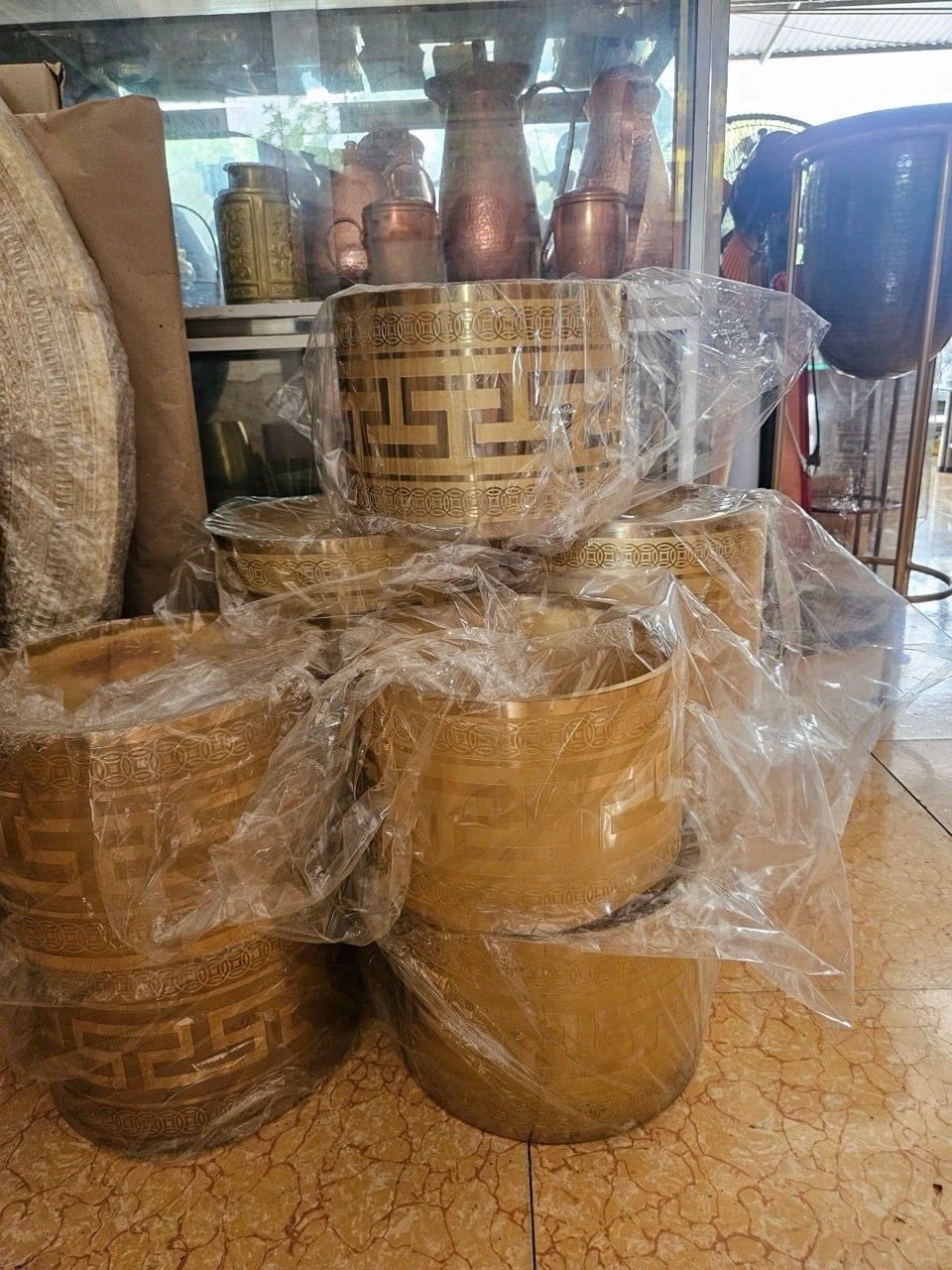 Đai đồng ốp chân cột nhà thờ