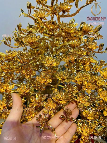 Chậu mai đứng bằng đồng mạ vàng 24k
