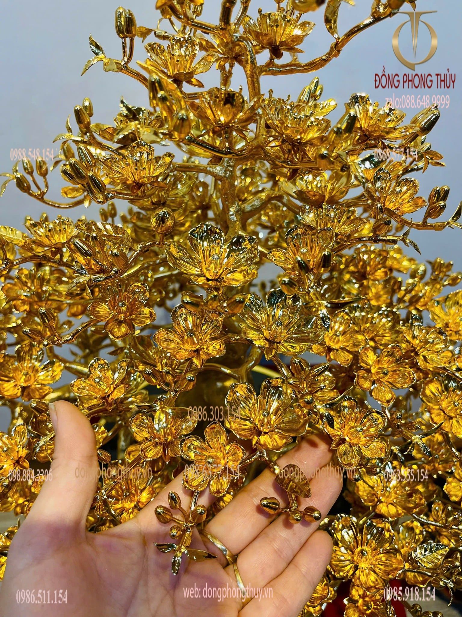 Chậu mai đứng bằng đồng mạ vàng 24k