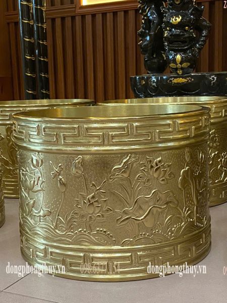 Đai đồng ốp chân cột nhà thờ