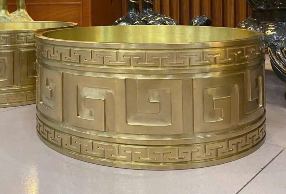 Đai đồng ốp chân cột nhà thờ