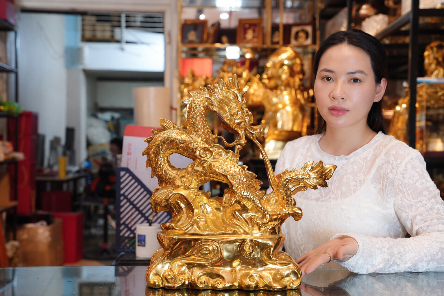 Tượng rồng bằng đồng dát vàng 24k