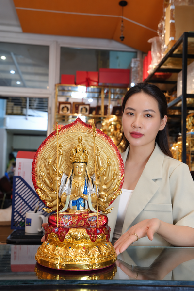 Tượng phật Thiên thủ thiên nhãn bằng đồng sơn màu vẽ diện