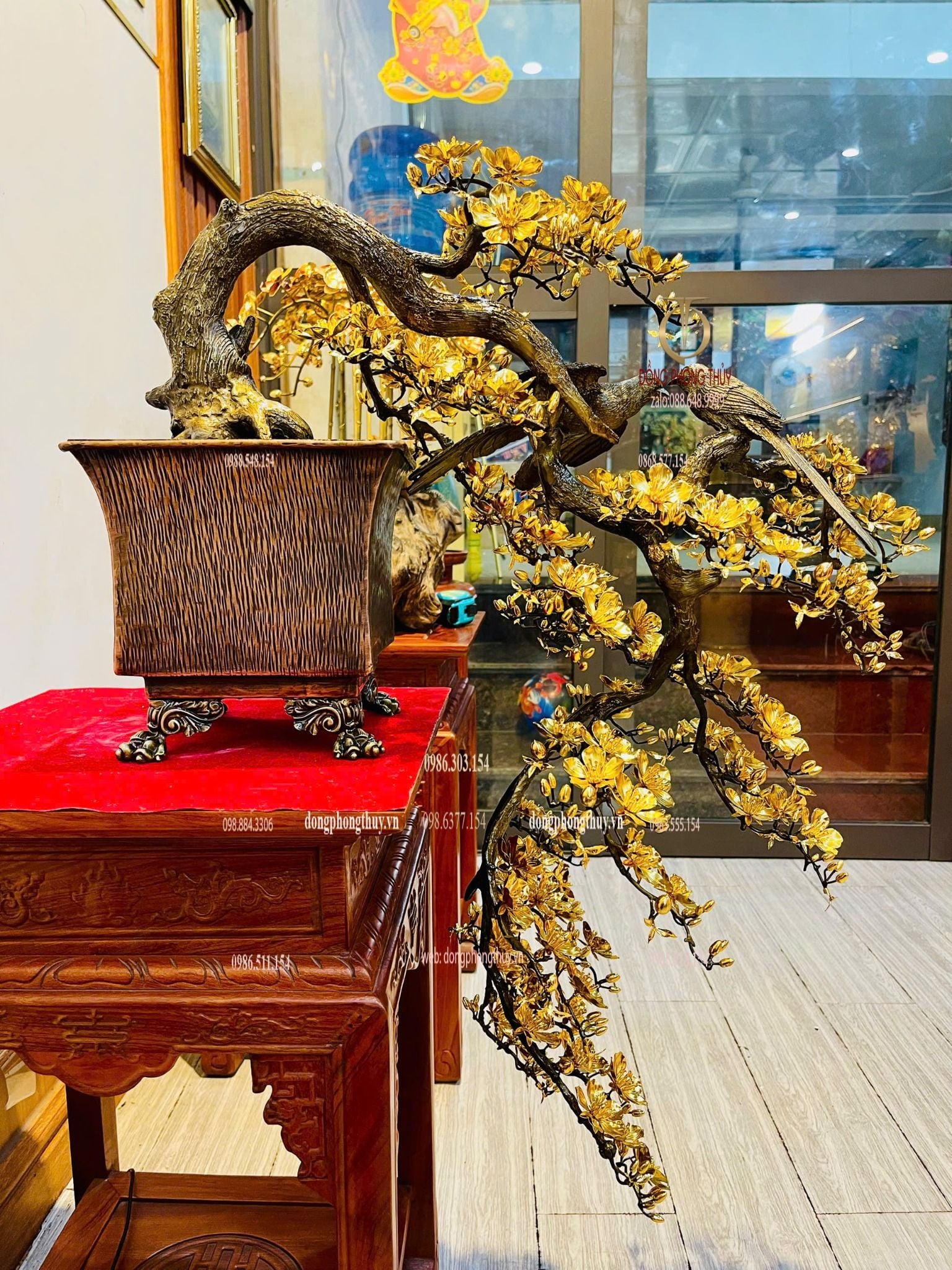 Cây mai dáng đổ bằng đồng mạ vàng 24k