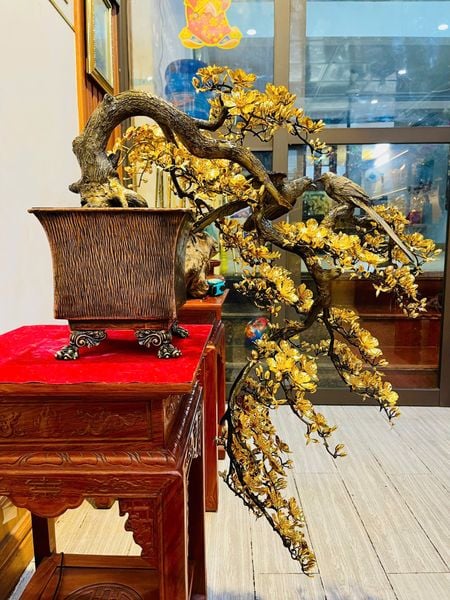 Quà tặng mạ vàng: Cây mai vàng dáng đổ bằng đồng mạ vàng 24k