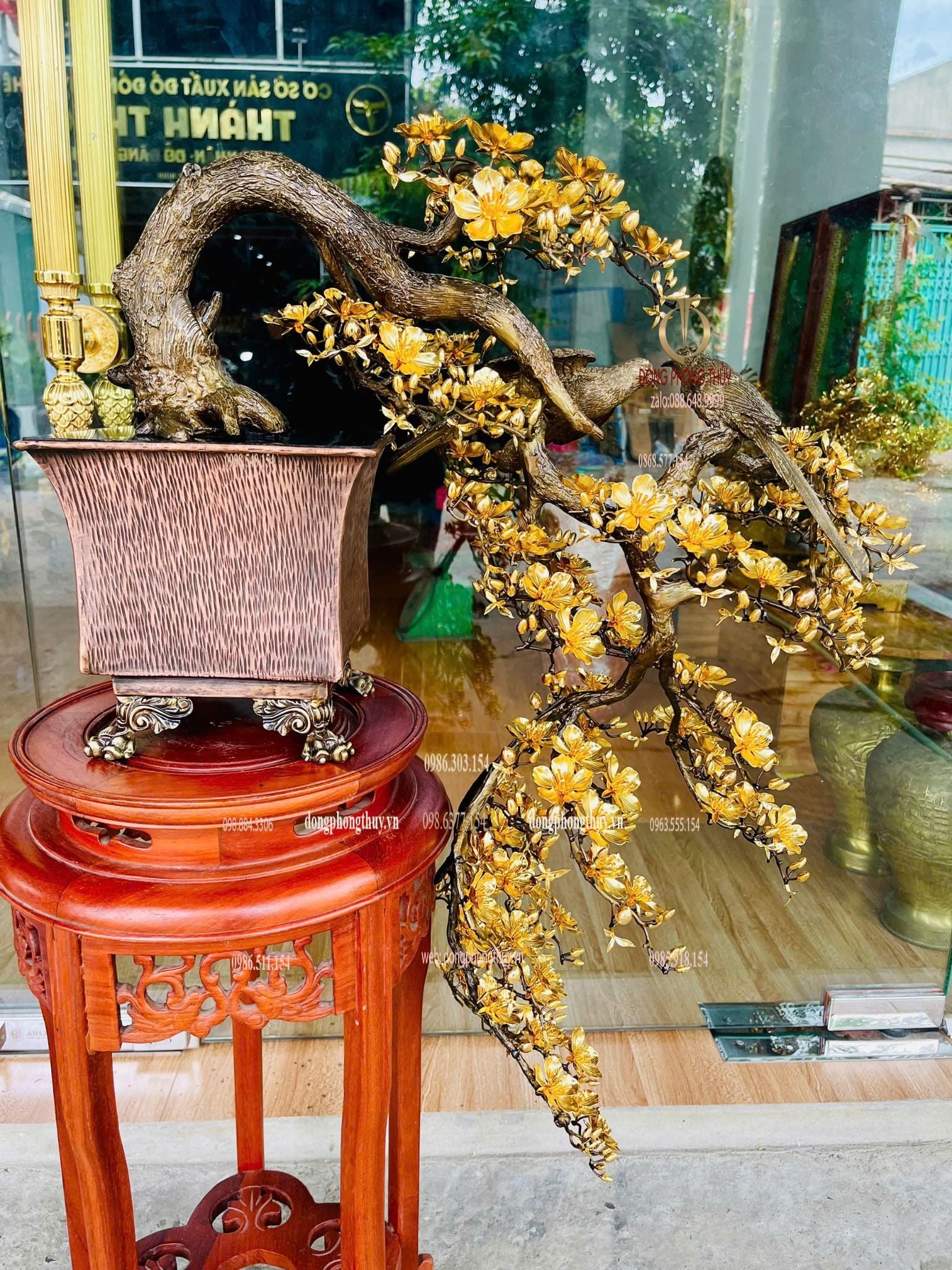 Cây mai dáng đổ bằng đồng mạ vàng 24k
