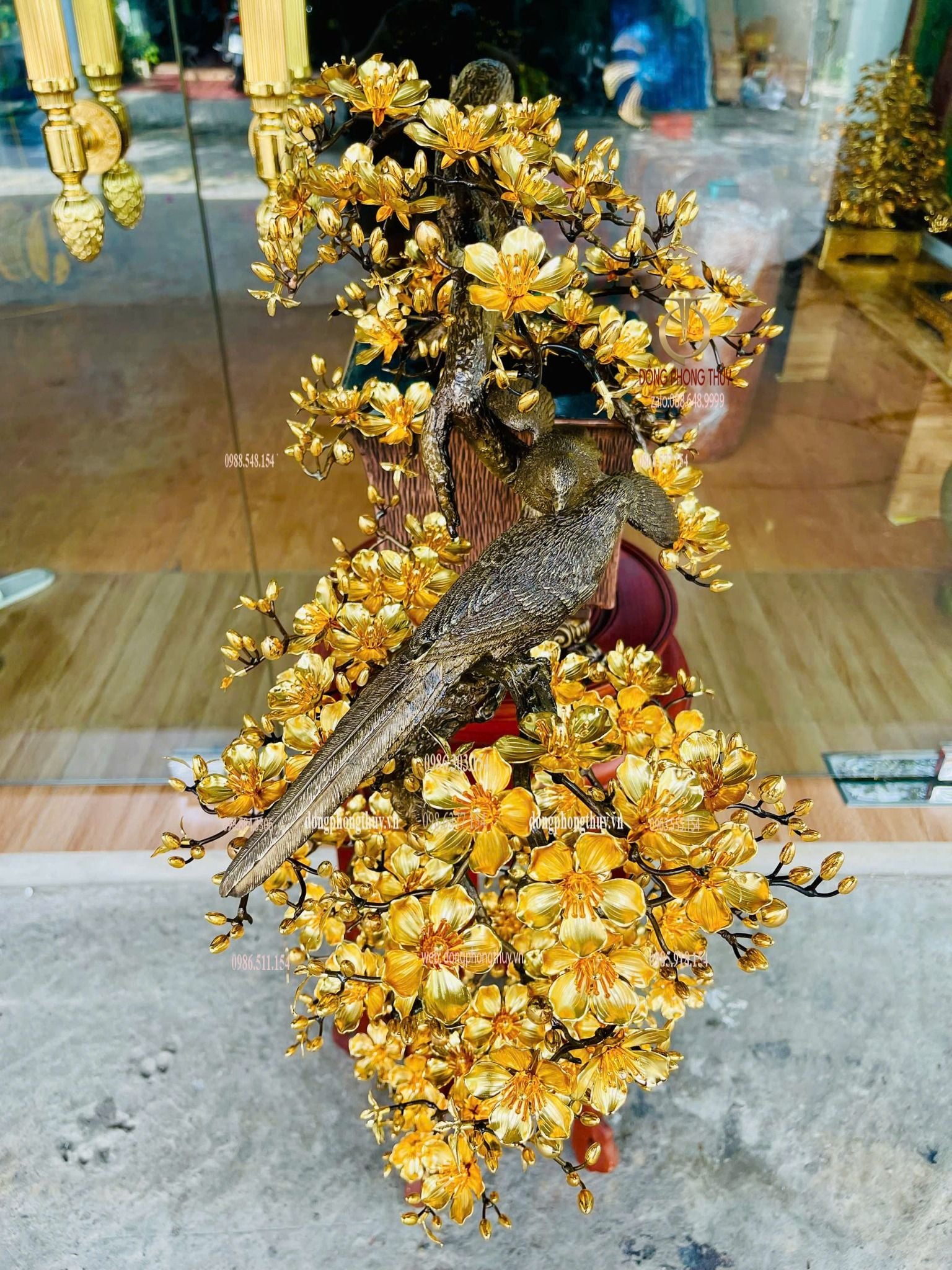 Cây mai dáng đổ bằng đồng mạ vàng 24k