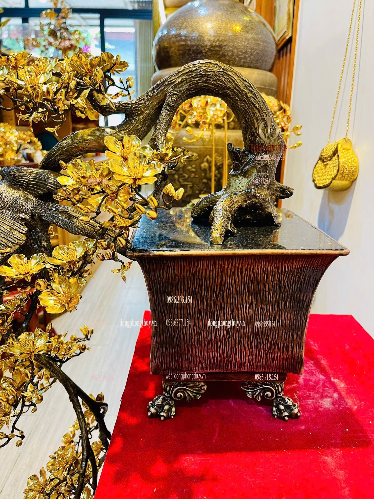 Cây mai dáng đổ bằng đồng mạ vàng 24k