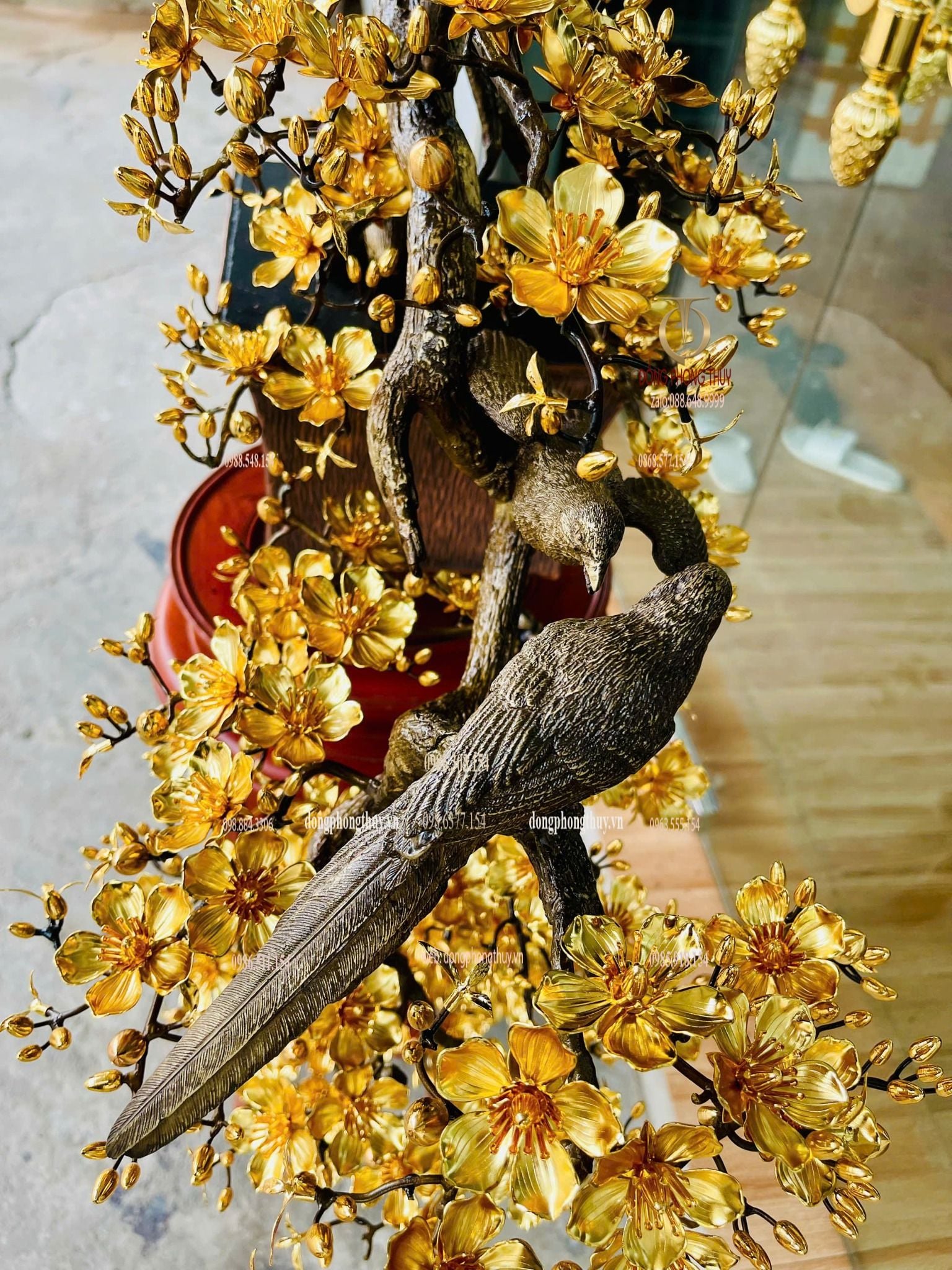 Cây mai dáng đổ bằng đồng mạ vàng 24k