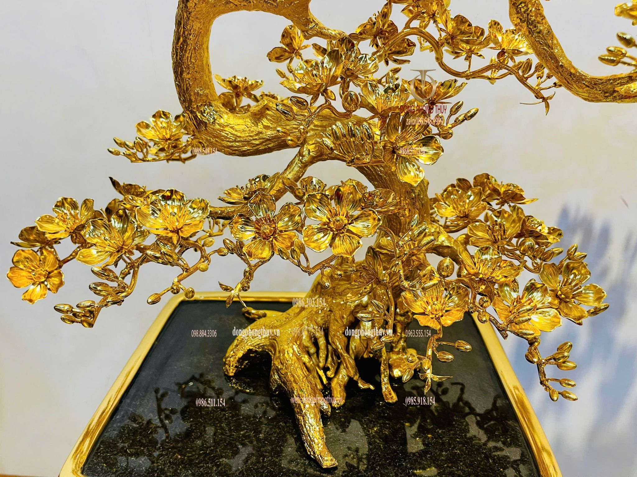 Cây mai vàng bonsai dáng thế bằng đồng mạ vàng 24k