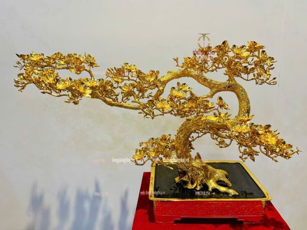 Quà tặng mạ vàng: Cây mai vàng bonsai dáng thế bằng đồng mạ vàng 24k