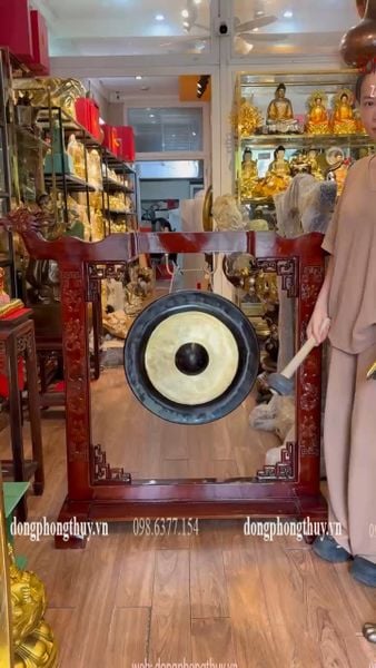 Chiêng đồng Đại Bái bằng đồng