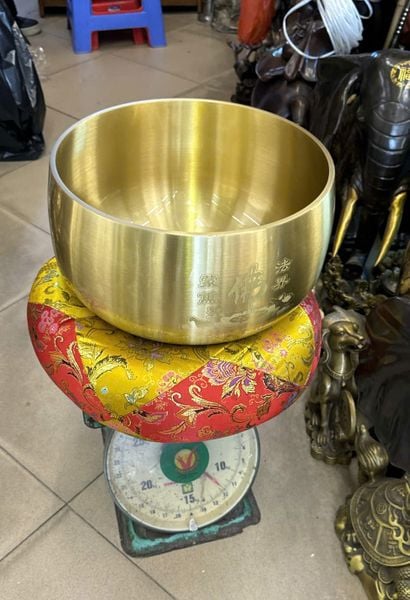 Chuông bát bằng đồng 30cm nặng 12kg