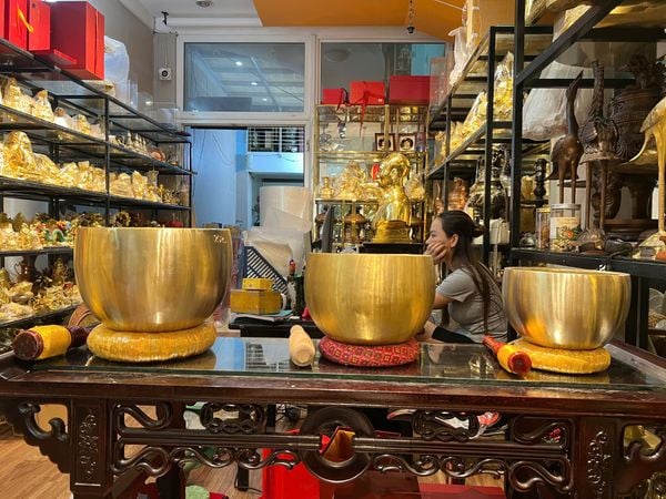 Chuông bát bằng đồng