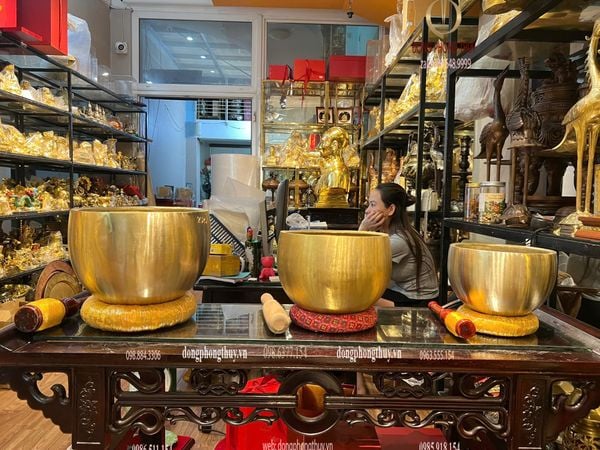Chuông bát bằng đồng