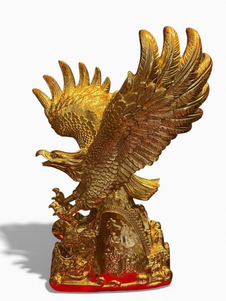 Tượng đại bàng dát vàng