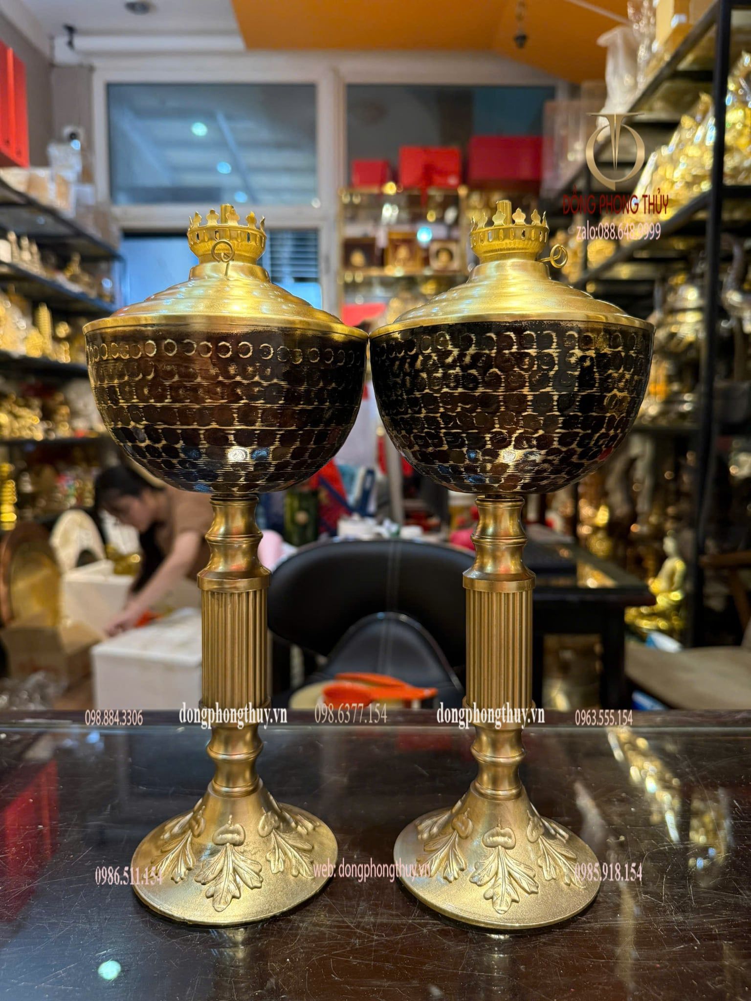 Đèn dầu bằng đồng