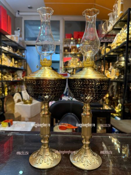 Đèn dầu bằng đồng