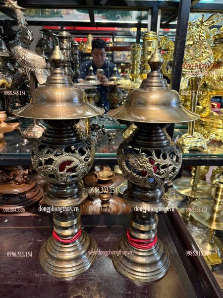 Đôi đèn thờ 55cm đồng hun