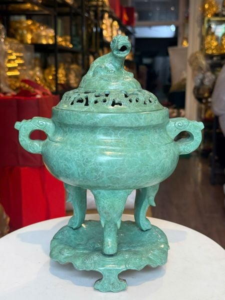 Đỉnh đốt trầm bằng đồng patina xanh ngọc lục bích