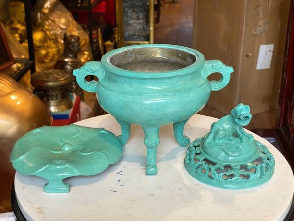 Lư đốt trầm bằng đồng patina xanh ngọc lục bích