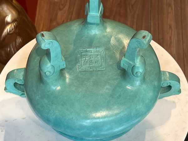 Đỉnh đốt trầm bằng đồng patina xanh ngọc lục bích