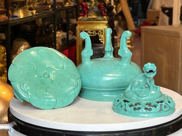 Lư đốt trầm bằng đồng patina xanh ngọc lục bích
