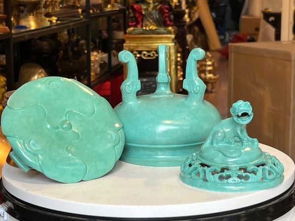 Lư đốt trầm bằng đồng patina xanh ngọc lục bích