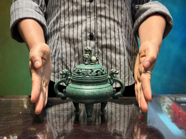 Lư đốt trầm bằng đồng