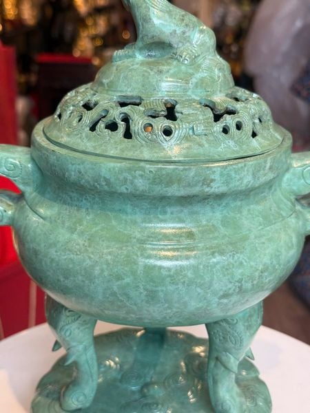 Đỉnh đốt trầm bằng đồng patina xanh ngọc lục bích