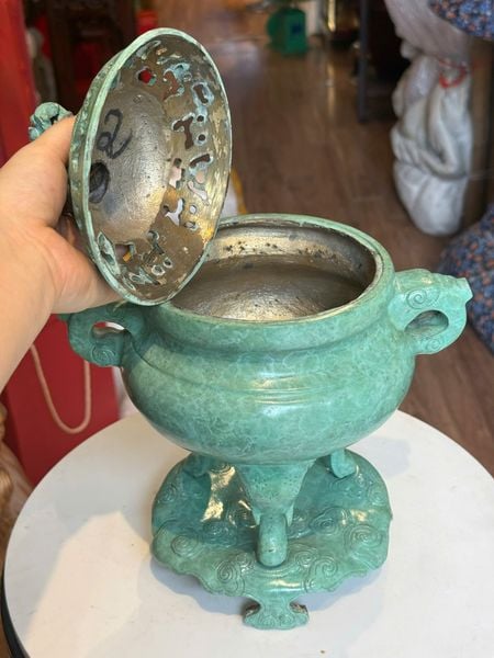 Đỉnh đốt trầm bằng đồng patina xanh ngọc lục bích