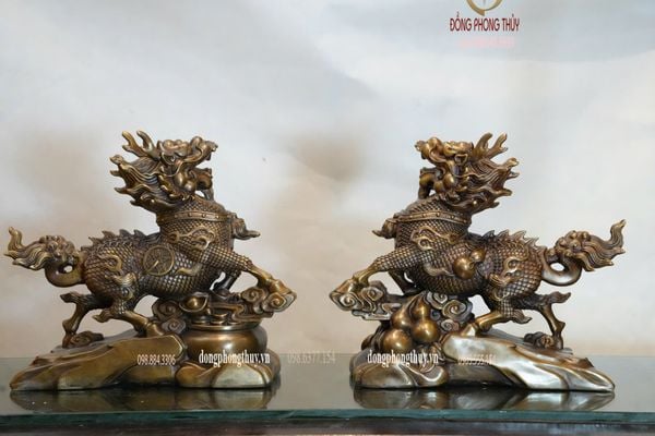 Đôi kỳ lân bằng đồng hun
