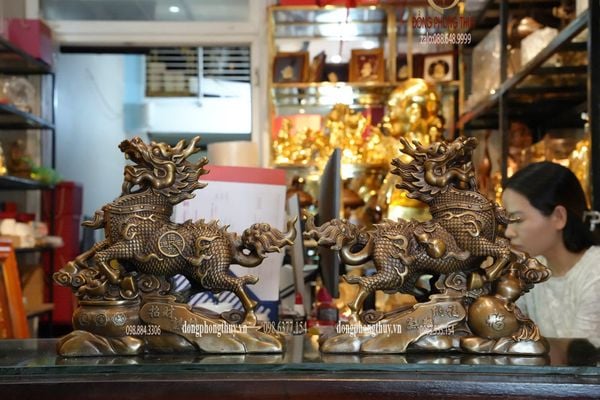 Đôi kỳ lân bằng đồng hun