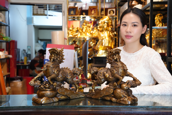 Đôi kỳ lân bằng đồng hun
