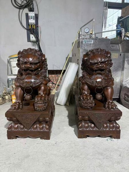 Đôi nghê đồng màu ửng đỏ cao 1m nặng 150kg