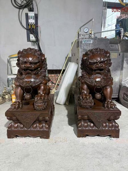 Đôi nghê đồng màu ửng đỏ cao 1m nặng 150kg