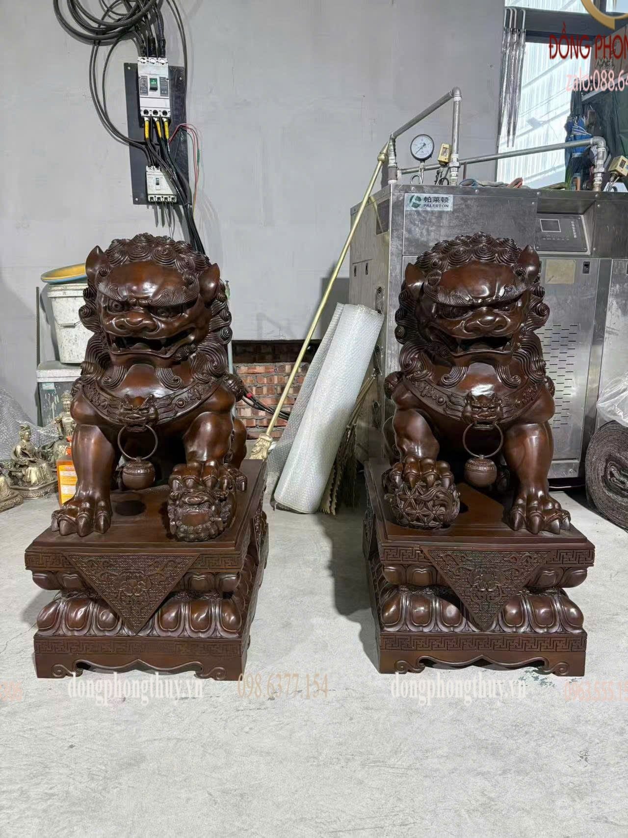 Đôi nghê đồng màu ửng đỏ cao 1m nặng 150kg