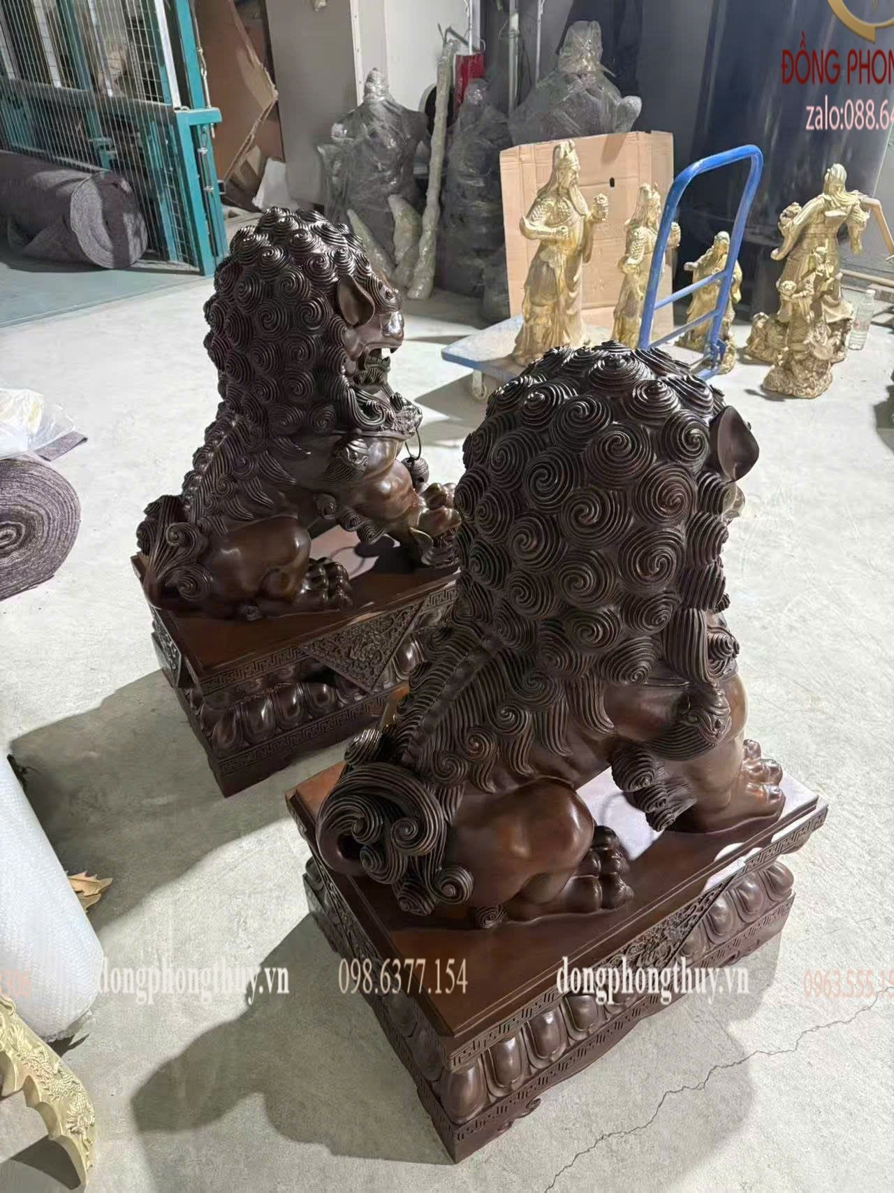 Đôi nghê đồng màu ửng đỏ cao 1m nặng 150kg