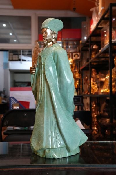 Tượng Khổng Minh Gia Cát Lượng bằng đồng patina