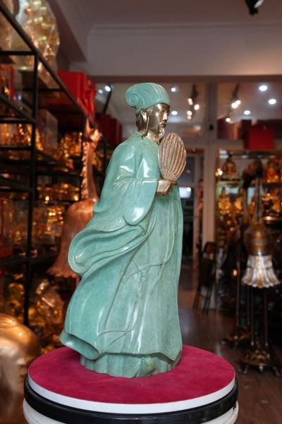 Tượng Khổng Minh bằng đồng