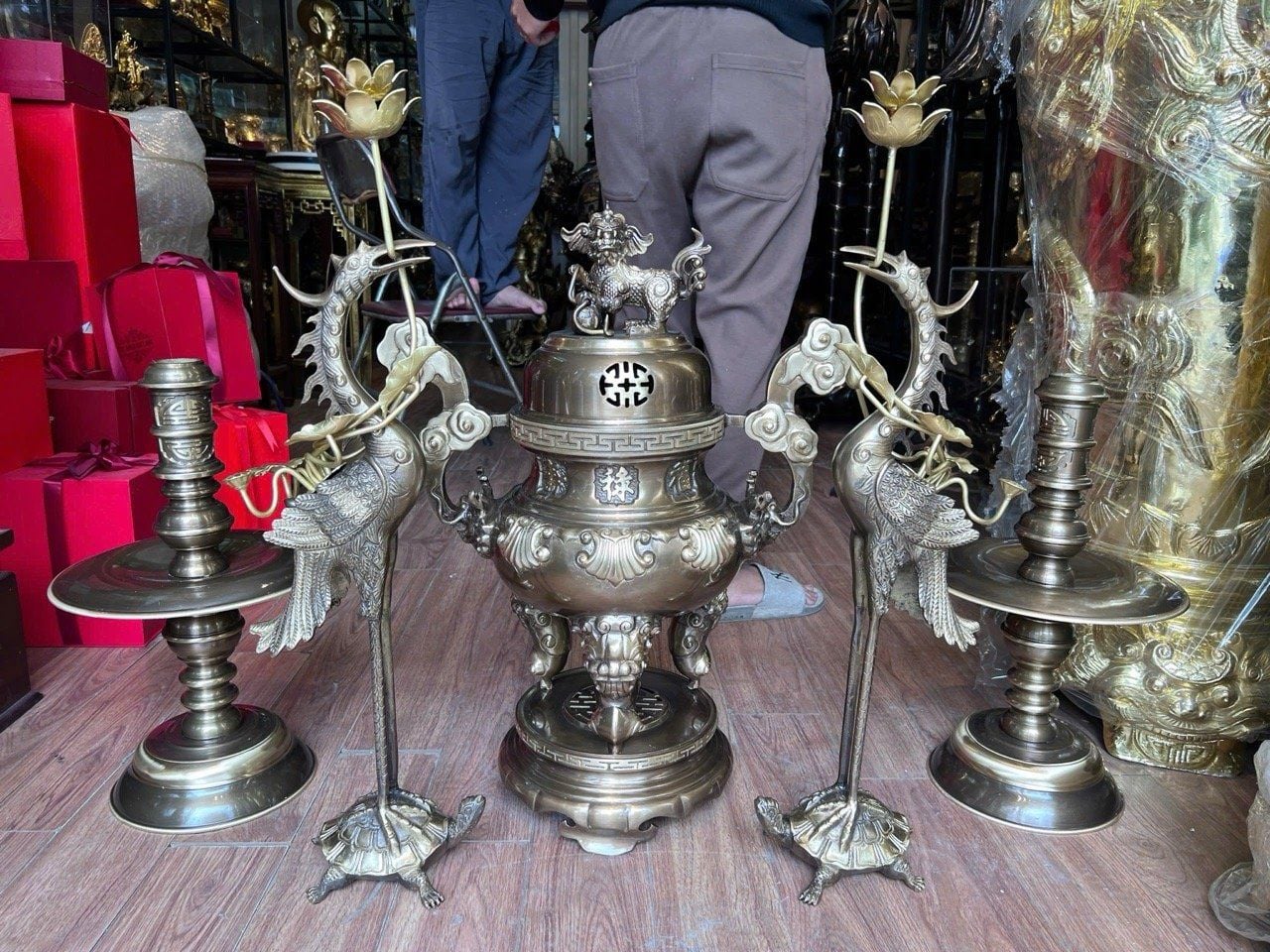 Bộ đỉnh đồng ngũ sự hoa sòi cao 60cm nặng 28,5kg