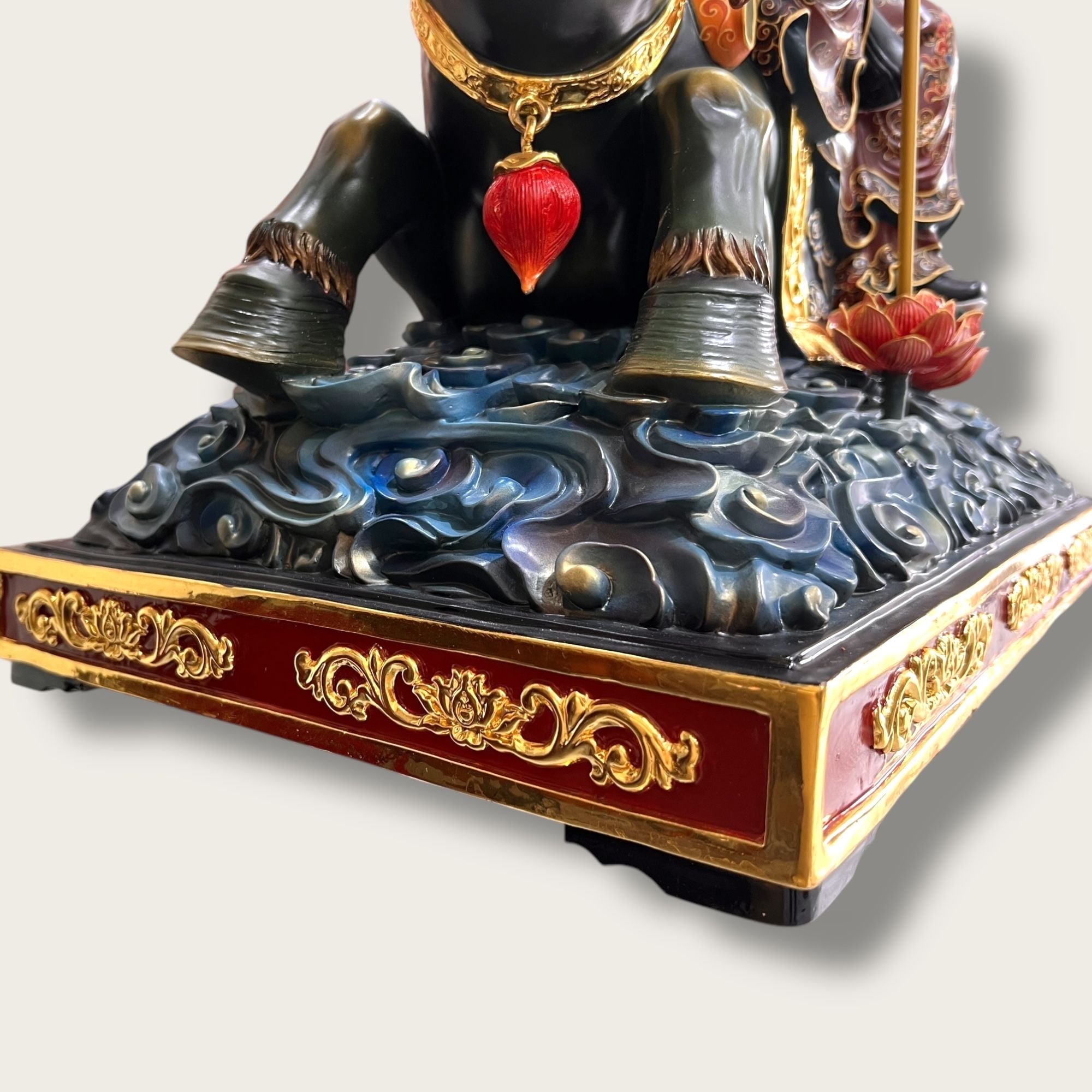 Tượng Địa Tạng Vương bằng đồng vẽ gấm dát vàng 24k