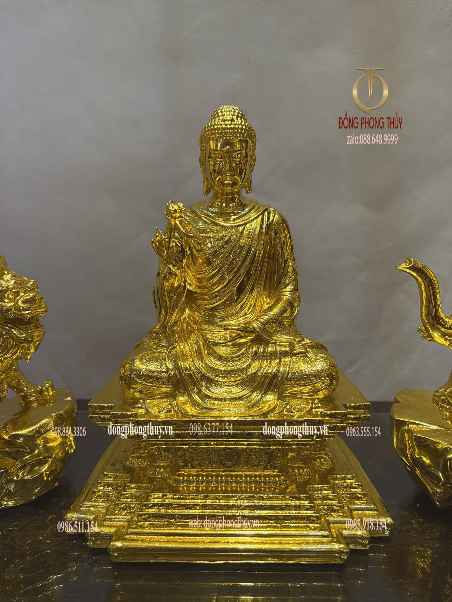 Hoa nghiêm tam thánh bằng đồng dát vàng