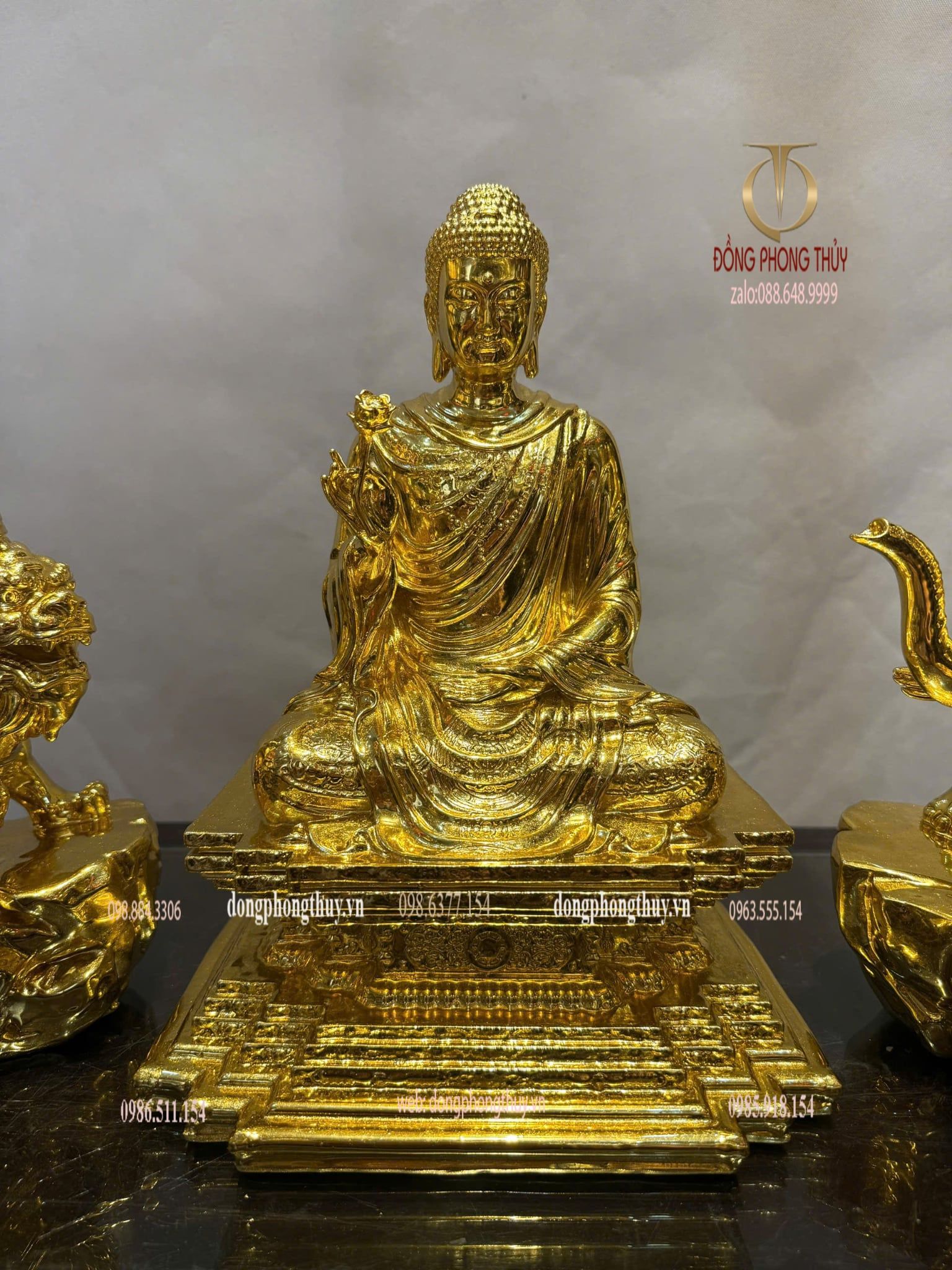 Hoa nghiêm tam thánh bằng đồng dát vàng