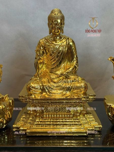 Tượng phật Thích Ca bằng đồng dát vàng