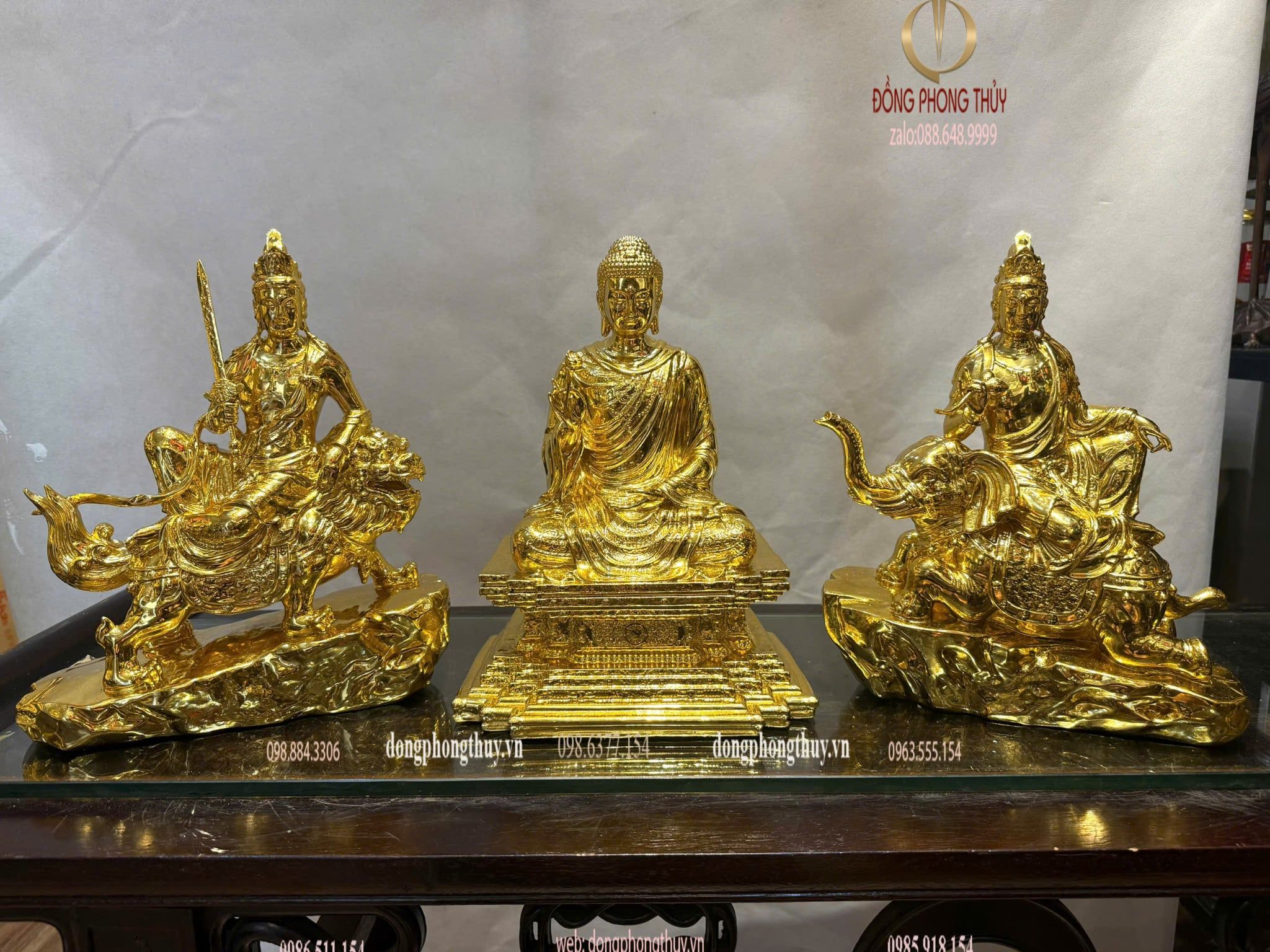 Hoa nghiêm tam thánh bằng đồng dát vàng