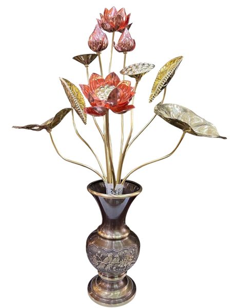 Lọ hoa hun 25 và bó hoa sen 10 cành