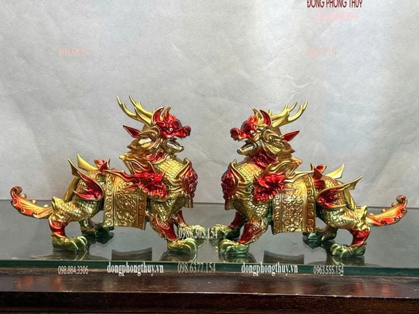 Đôi kỳ lân bằng đồng
